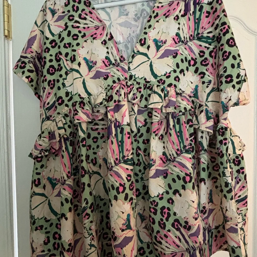 Floral Ruffle V-Neck Top - Picture 1 of 2
